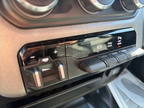 Used 2024 RAM 3500 Tradesman image 15