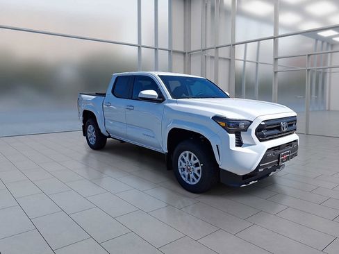 New 2026 Toyota Tacoma SR5 AWD/4WD image 5