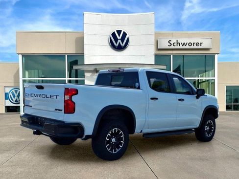 Used 2024 Chevrolet Silverado 1500 ZR2 w/ Technology Package AWD/4WD image 3