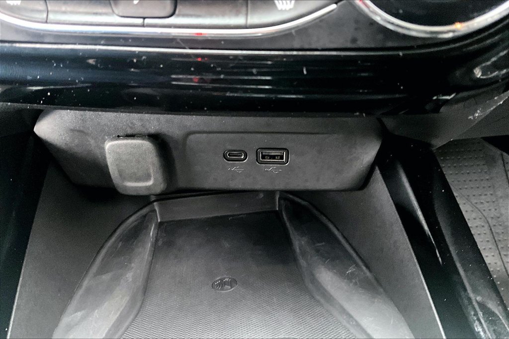 Used 2024 Chevrolet Trax ACTIV w/ Sunroof Package FWD image 32