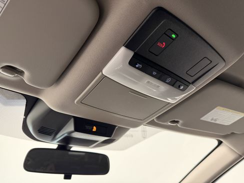 Used 2023 Nissan Rogue SV image 7