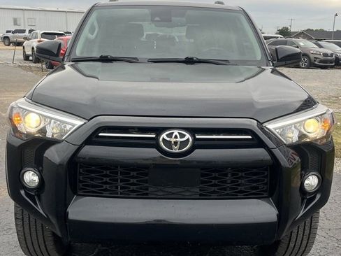 Used 2020 Toyota 4Runner SR5 image 3