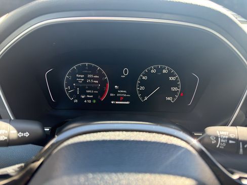 Used 2025 Honda Pilot EX-L image 14