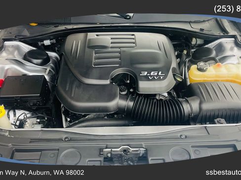 Used 2016 Chrysler 300 Limited image 21