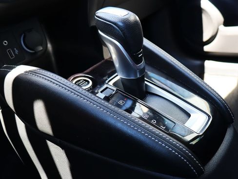 Used 2020 Nissan Kicks SR w/ SR Premium Package FWD image 49