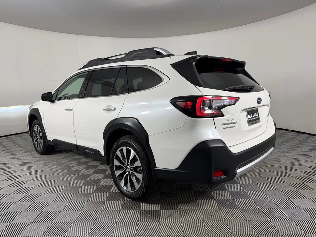 Used 2025 Subaru Outback Touring XT AWD/4WD image 9