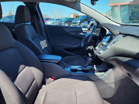 Used 2018 Chevrolet Malibu LT w/ Driver Confidence Package FWD image 16