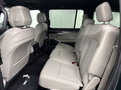 New 2025 Jeep Wagoneer 4WD image 10