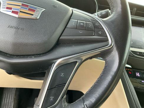 Used 2018 Cadillac XT5 Luxury w/ Driver Awareness Package image 22