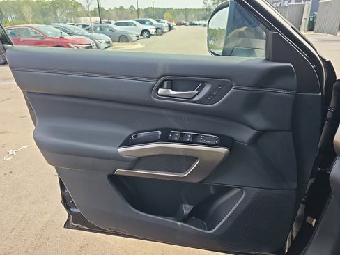 Used 2024 Nissan Pathfinder Platinum w/ Cargo Package image 29