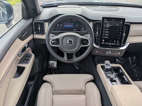Certified 2026 Volvo XC90 T8 Ultra w/ Protection Package Premier AWD/4WD image 18