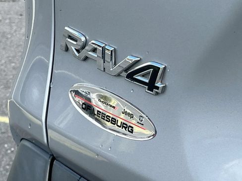 Used 2021 Toyota RAV4 LE FWD image 29