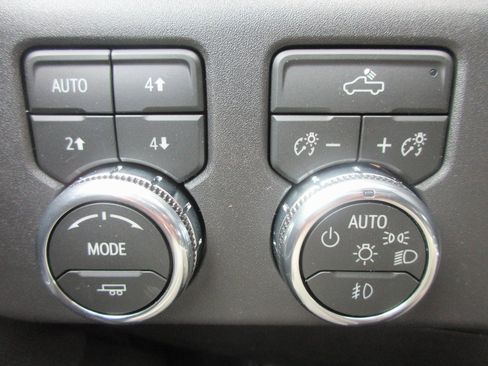 New 2026 GMC Sierra 1500 Elevation image 17