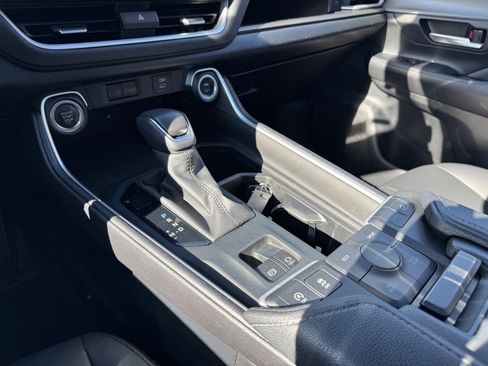 Used 2024 Toyota Grand Highlander XLE image 22