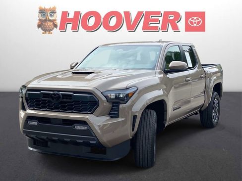 Used 2026 Toyota Tacoma TRD Sport w/ TRD Sport Upgrade Package image 6