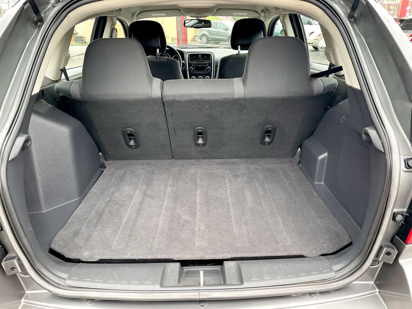 Used 2011 Dodge Caliber Heat w/ Driver Convenience Group FWD image 6