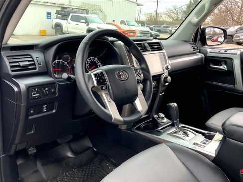 Used 2020 Toyota 4Runner SR5 Premium w/ Moonroof Package image 18