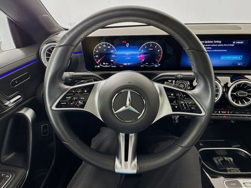 Used 2025 Mercedes-Benz CLA 250 image 12