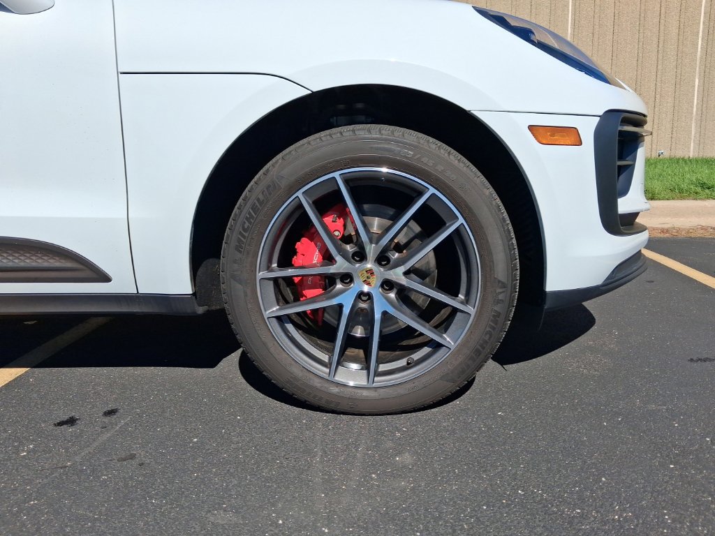 Certified 2024 Porsche Macan S AWD/4WD image 7