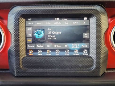 Used 2018 Jeep Wrangler Unlimited Rubicon AWD/4WD image 24
