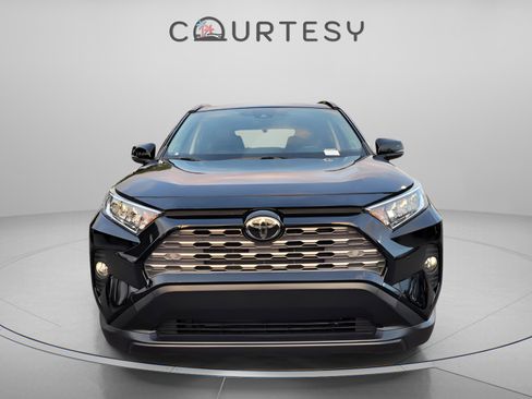 Used 2021 Toyota RAV4 Limited image 8