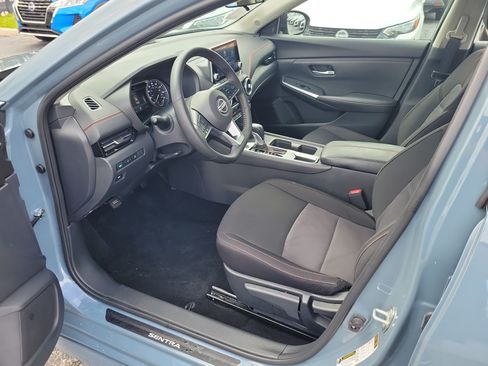 Certified 2025 Nissan Sentra SR FWD image 12