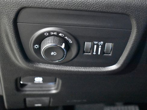 Used 2025 Jeep Grand Cherokee L Limited w/ Trailer Tow Package image 19