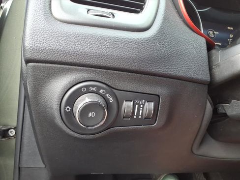 Used 2018 Jeep Compass Trailhawk w/ Cold Weather Group AWD/4WD image 19
