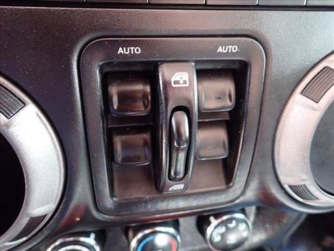 Used 2017 Jeep Wrangler Unlimited Sport w/ Quick Order Package 24S AWD/4WD image 18