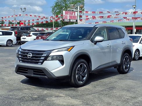 Used 2025 Nissan Rogue SV FWD image 1