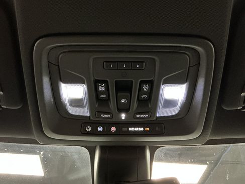 Used 2021 Chevrolet Silverado 1500 High Country w/ Safety Package II AWD/4WD image 18