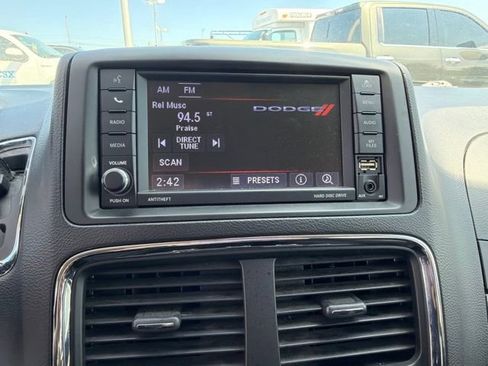 Used 2019 Dodge Grand Caravan SE FWD image 16