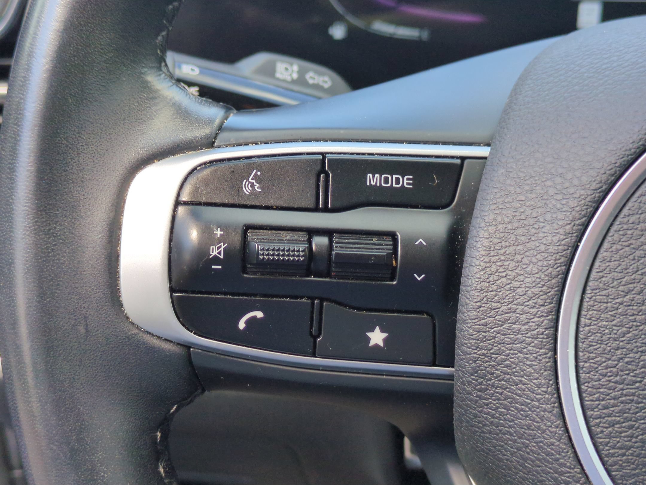 Used 2024 Kia Sportage EX FWD image 15