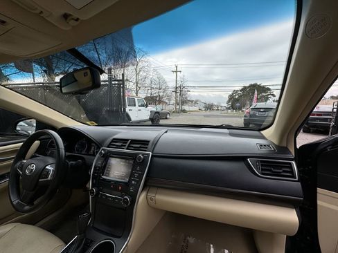 Used 2016 Toyota Camry XLE image 22