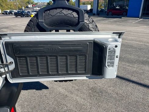 Used 2022 Jeep Wrangler Unlimited Rubicon w/ Steel Bumper Group image 4