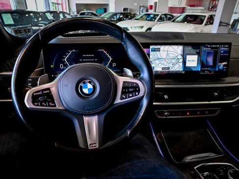 Used 2023 BMW X7 xDrive40i w/ Executive Package image 40