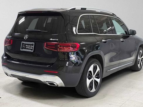 Used 2025 Mercedes-Benz GLB 250 4MATIC image 3