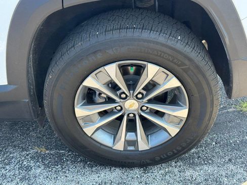 Used 2026 Chevrolet Equinox LT w/ Safety and Technology Package FWD image 7