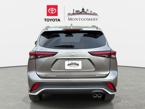 Used 2026 Toyota Highlander XSE AWD/4WD image 4