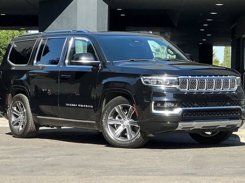 Used 2022 Jeep Grand Wagoneer Series I w/ Flexible Seating Group AWD/4WD image 2