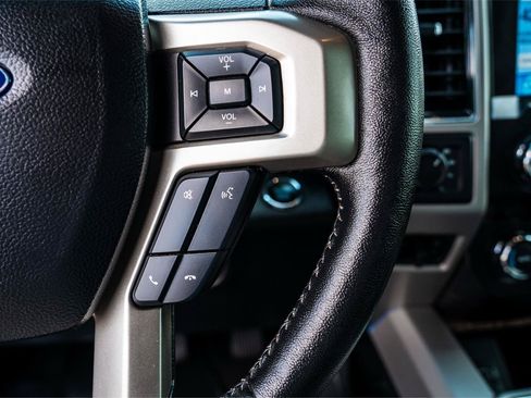 Used 2019 Ford F250 Lariat w/ Lariat Ultimate Package AWD/4WD image 16