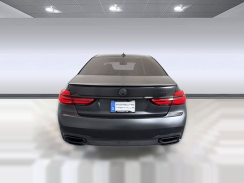 Used 2017 BMW 750i RWD image 10