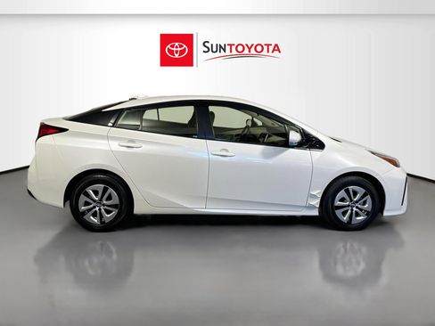 Used 2019 Toyota Prius LE image 2