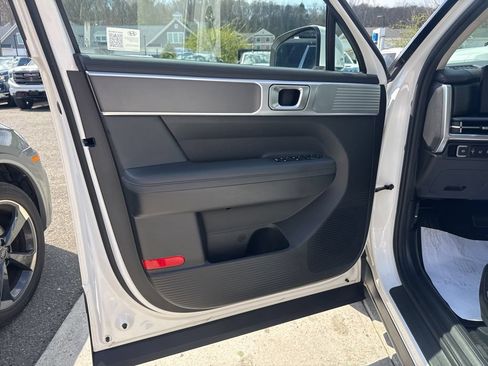 Used 2025 Hyundai Santa Fe SEL FWD image 21