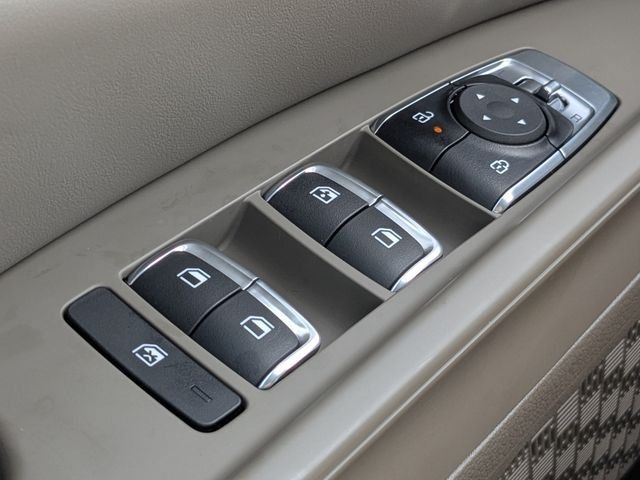 New 2026 Kia Carnival FWD image 23