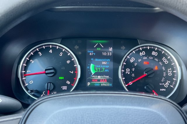 Used 2019 Toyota RAV4 XLE w/ Convenience Package FWD image 29