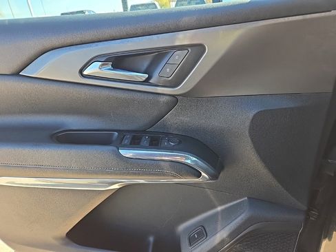 Used 2024 Chevrolet Traverse LT image 33