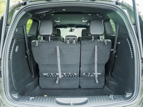 New 2027 Chrysler Pacifica Select FWD image 11
