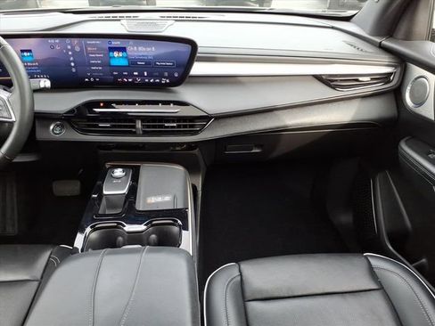 Used 2025 Buick Enclave Avenir AWD/4WD image 19