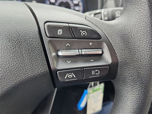 Used 2023 Hyundai Kona SE image 17